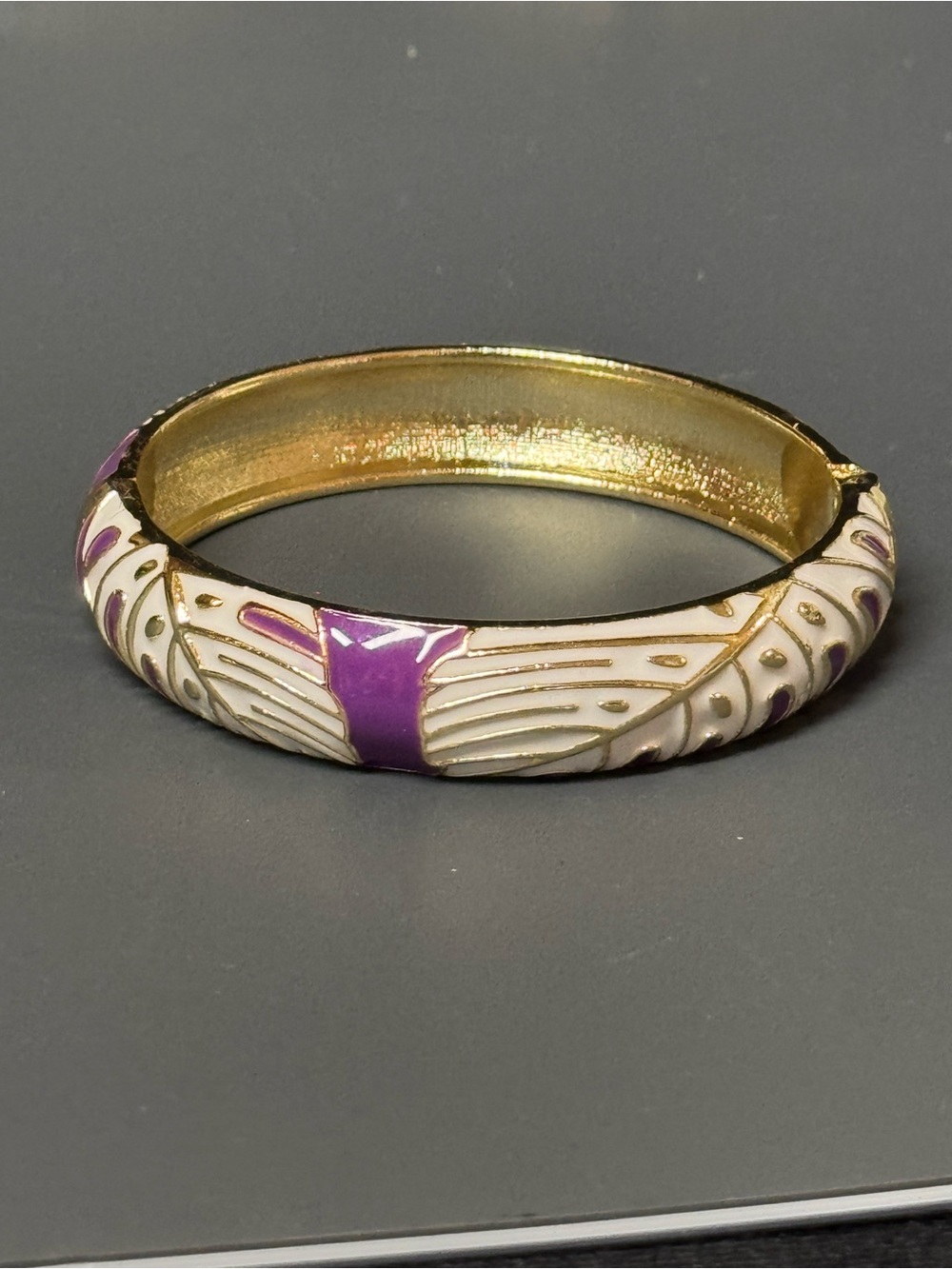 NWOT Purple Enamel Monstera Leaf Hinged Bangle Clamper Bracelet Gold Tone
